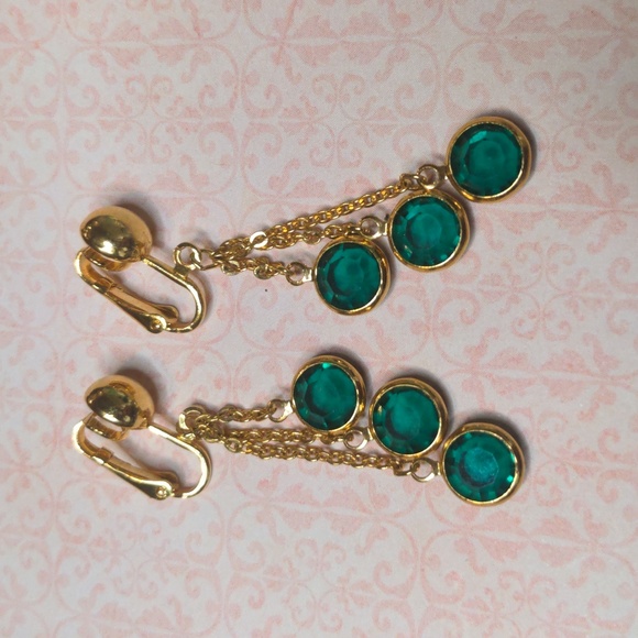 Vintage Jewelry - 3/$31 Vintage emerald green crystal dangle earrings clip on St Patrick's day